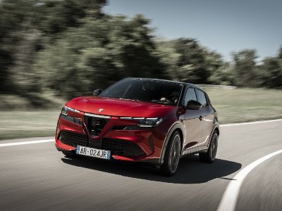 Alfa Romeo celebrates trio of Award wins for Junior Veloce and Giulia Quadrifoglio