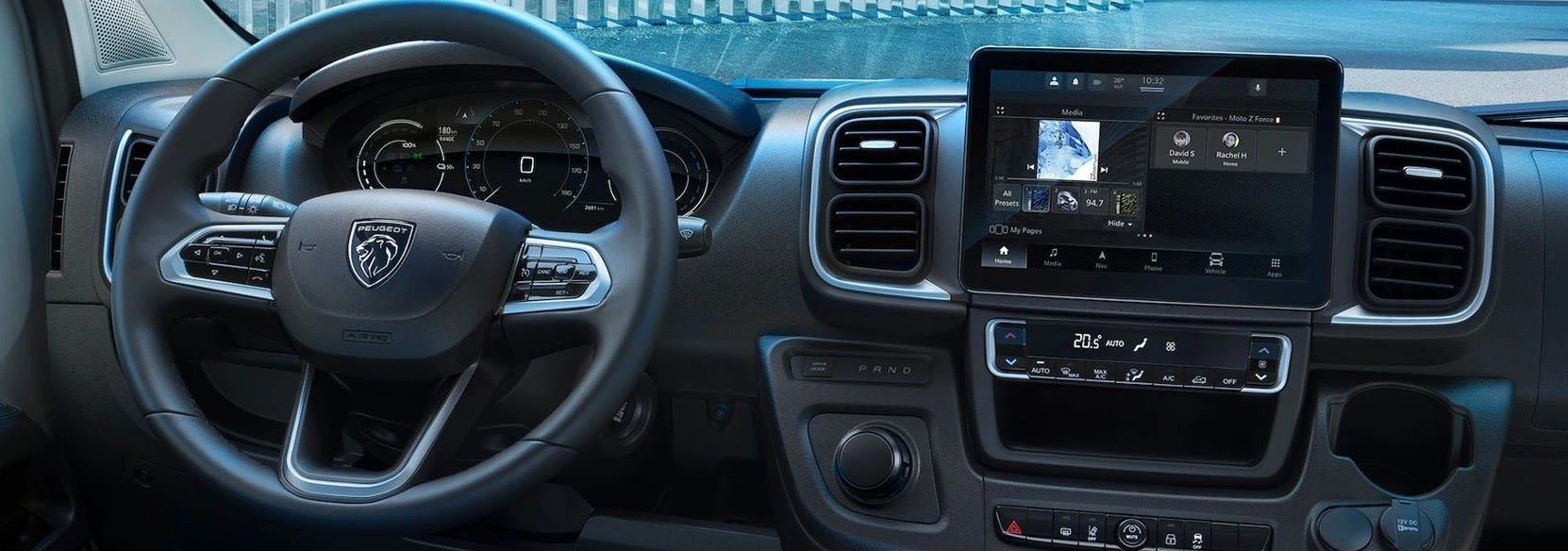 Full front cockpit in the Peugeot Boxer