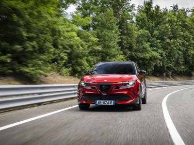 Alfa Romeo reveals dynamic secrets of new Junior VELOCE 280